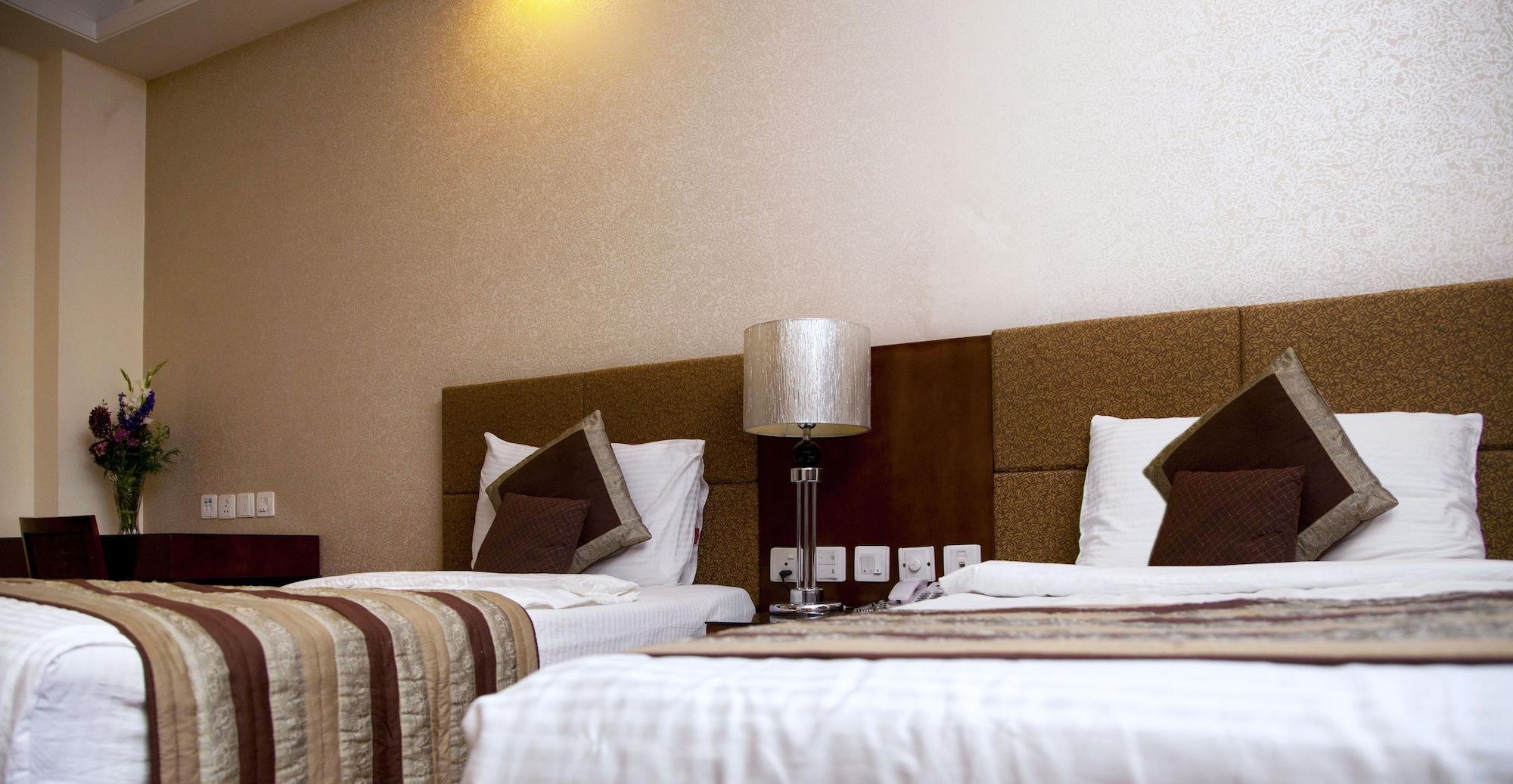 Alpina Hotels & Suites New Delhi Extérieur photo