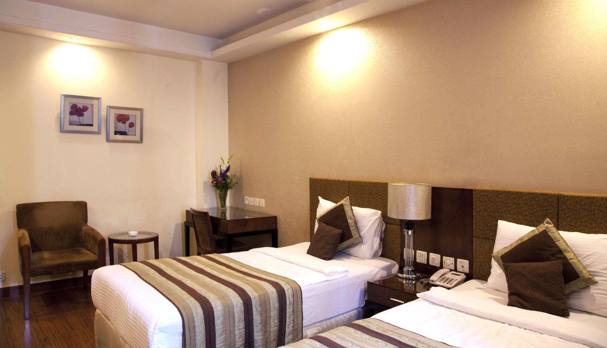 Alpina Hotels & Suites New Delhi Extérieur photo