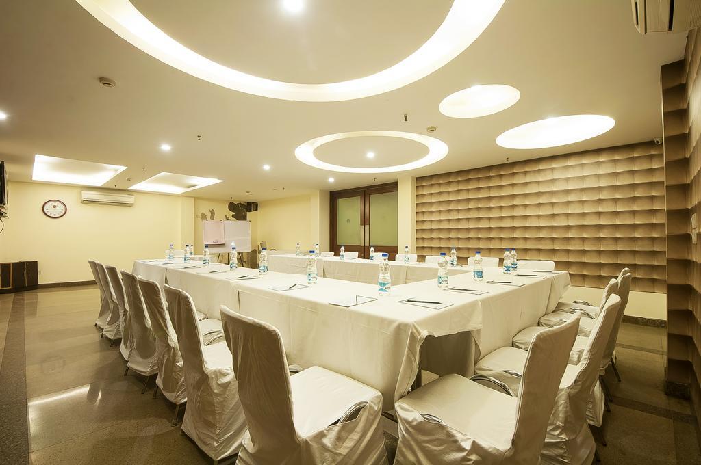 Alpina Hotels & Suites New Delhi Extérieur photo