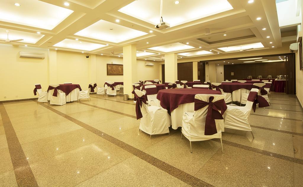 Alpina Hotels & Suites New Delhi Extérieur photo