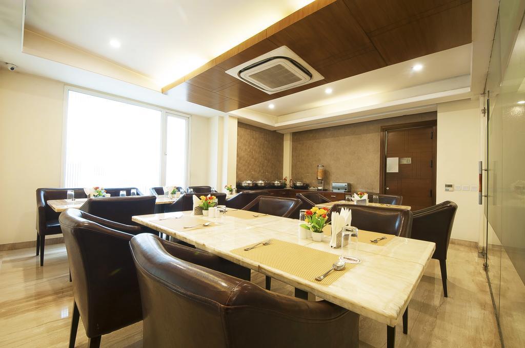 Alpina Hotels & Suites New Delhi Extérieur photo