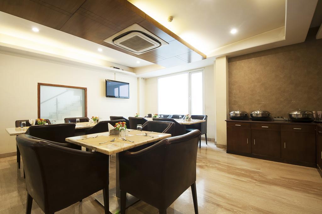 Alpina Hotels & Suites New Delhi Extérieur photo