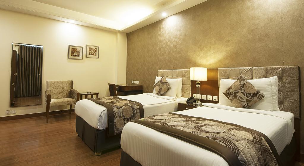 Alpina Hotels & Suites New Delhi Extérieur photo
