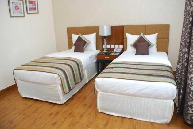 Alpina Hotels & Suites New Delhi Extérieur photo