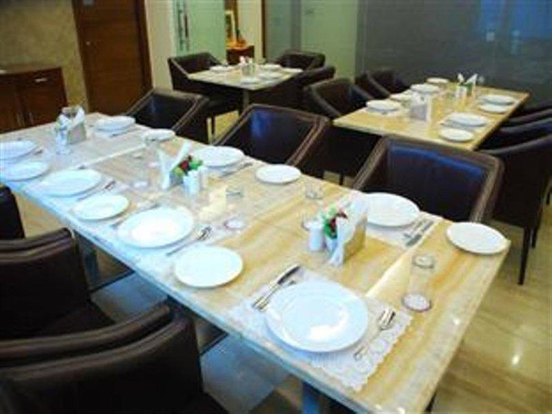 Alpina Hotels & Suites New Delhi Extérieur photo