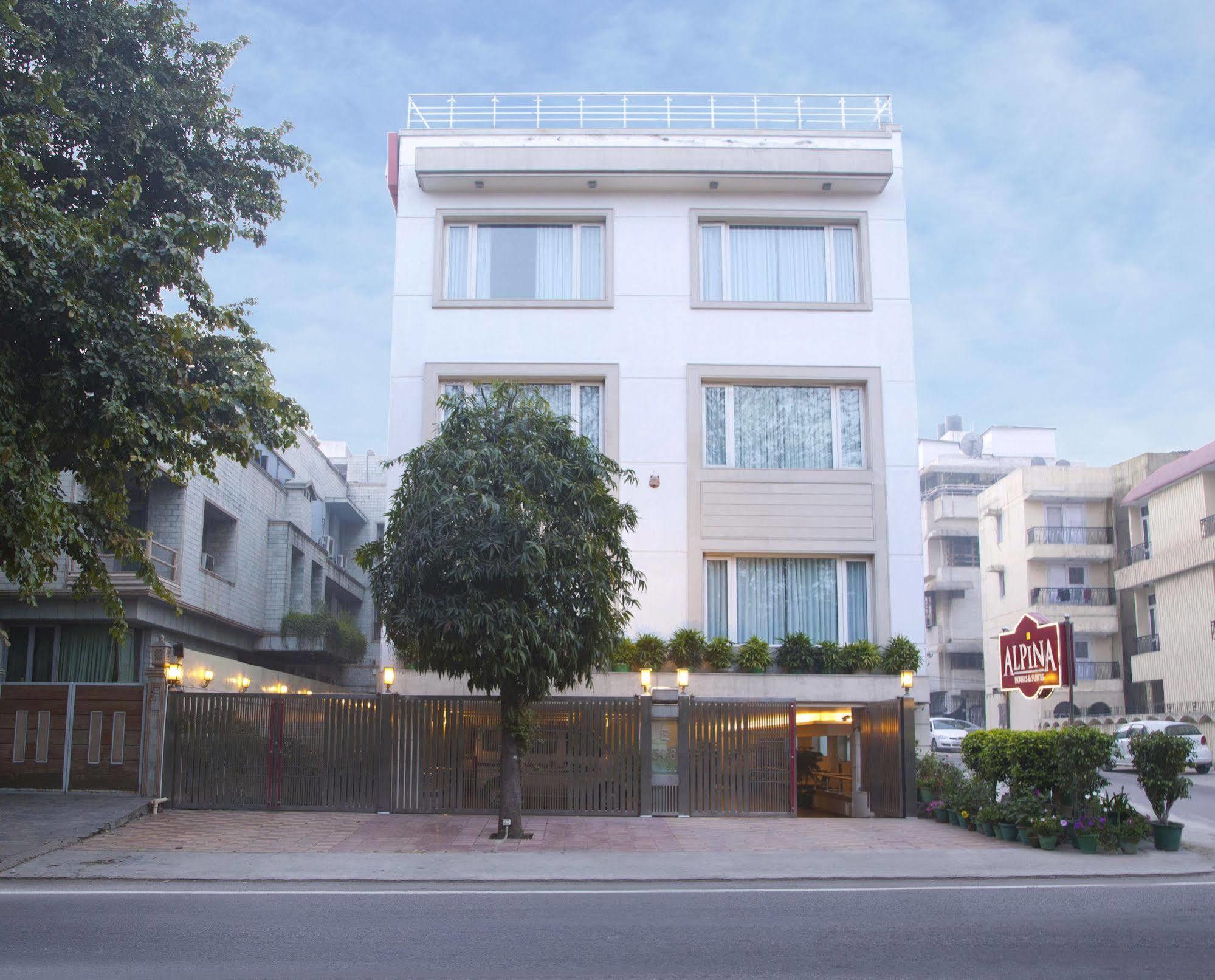 Alpina Hotels & Suites New Delhi Extérieur photo