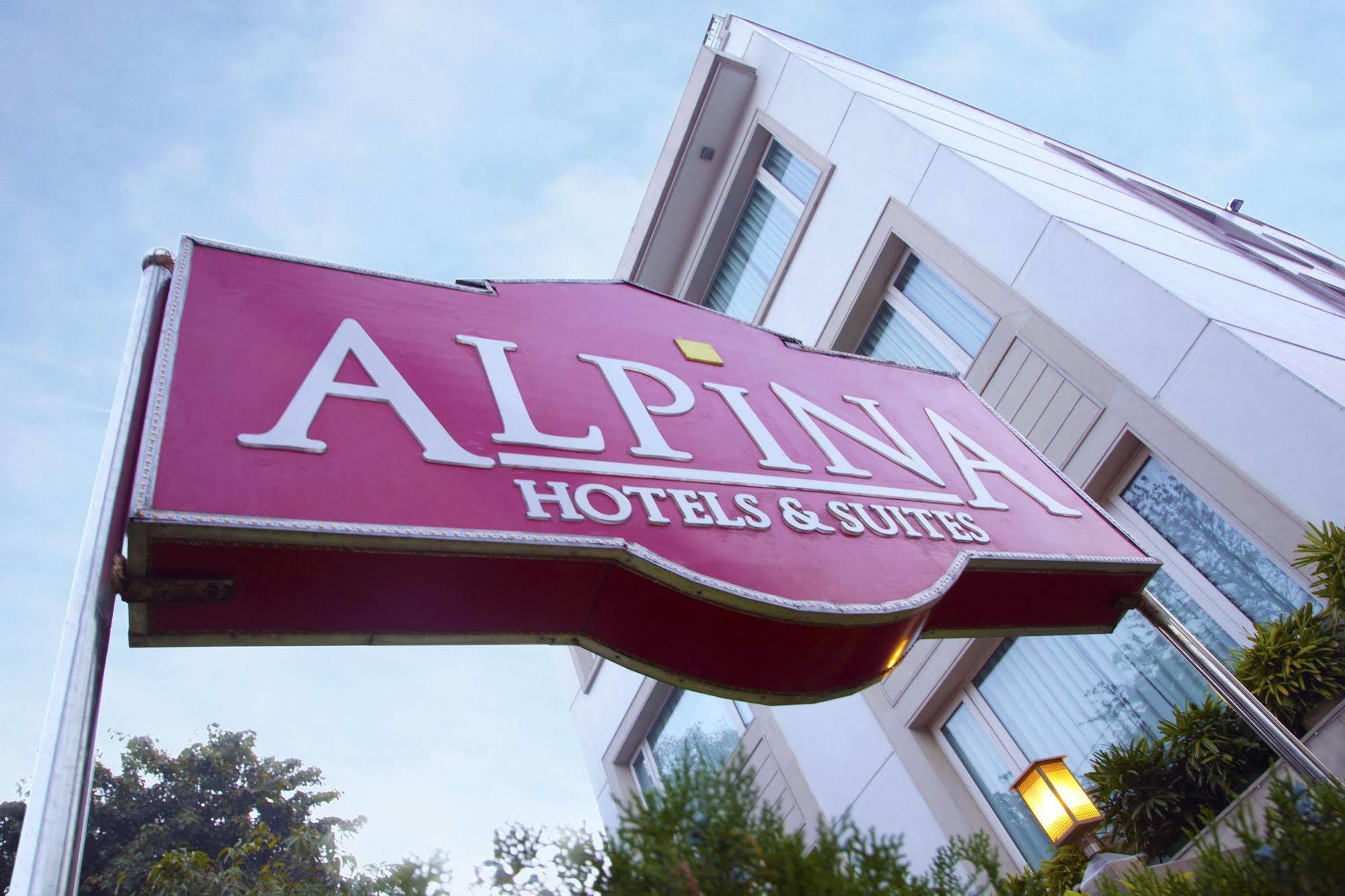 Alpina Hotels & Suites New Delhi Extérieur photo