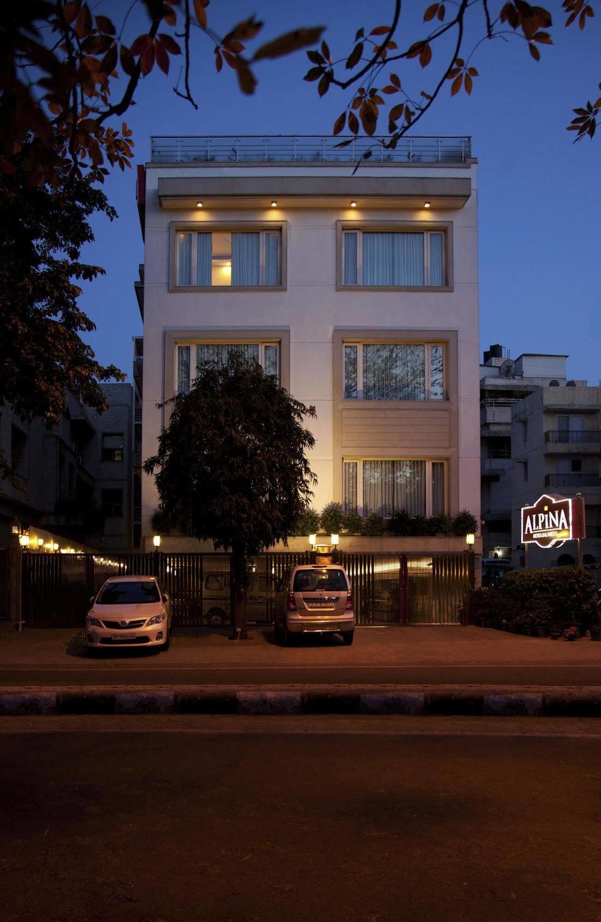 Alpina Hotels & Suites New Delhi Extérieur photo